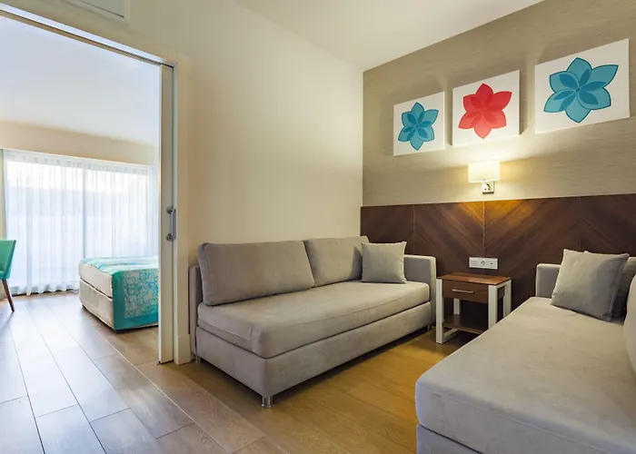 Terrace Elite فندق